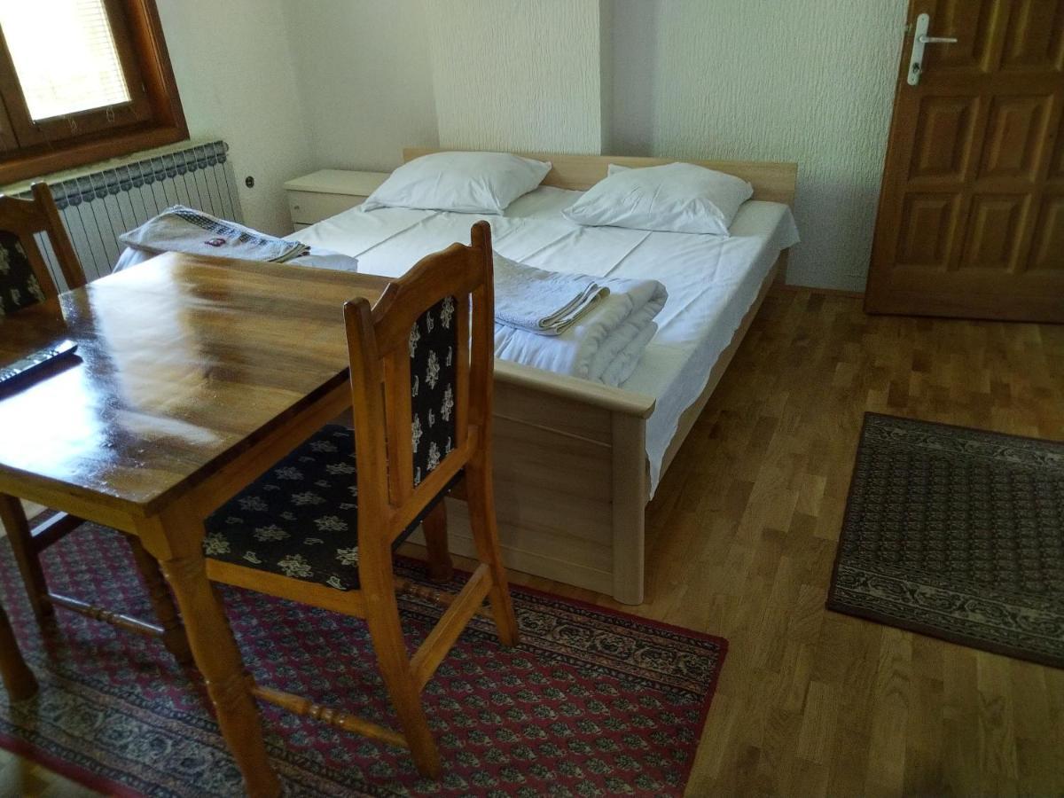 Apartments And Rooms Vicko Brzeće Εξωτερικό φωτογραφία