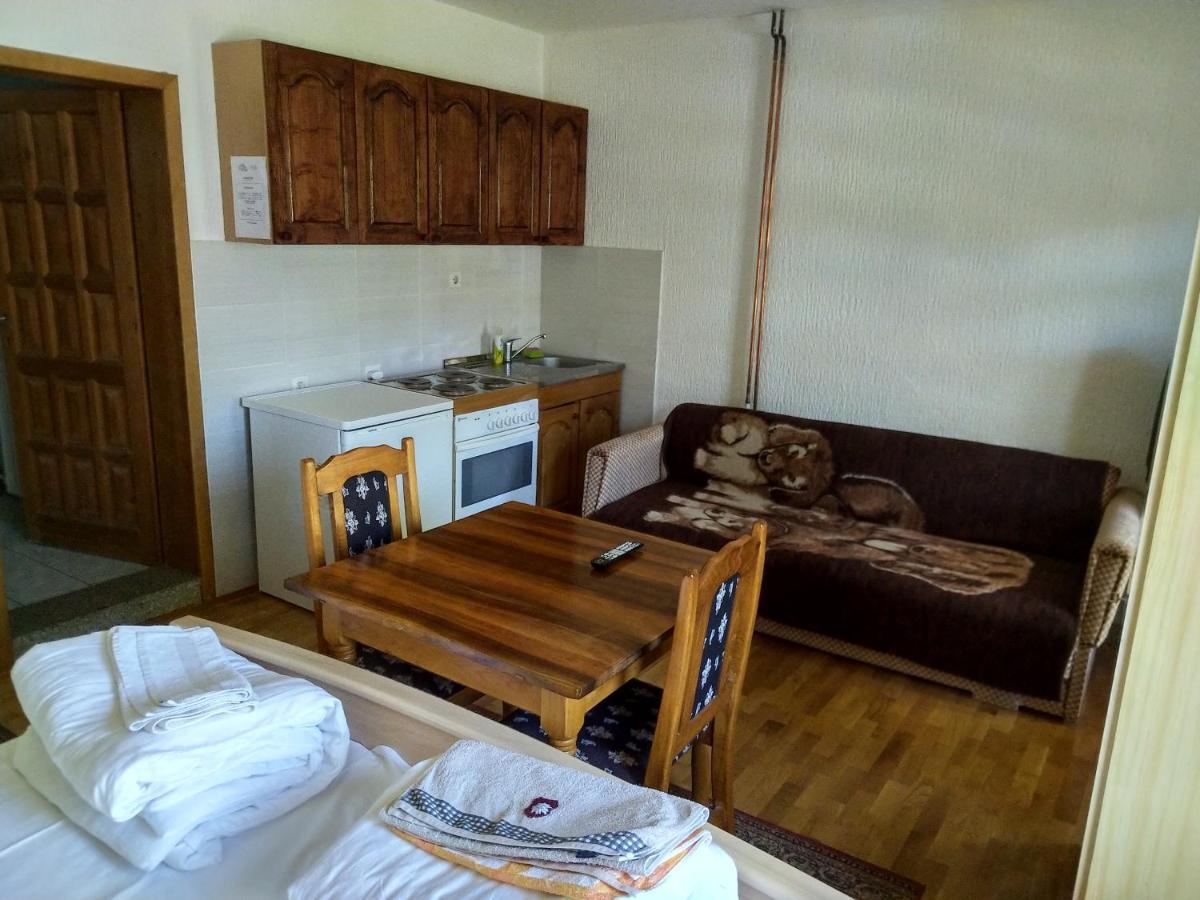 Apartments And Rooms Vicko Brzeće Εξωτερικό φωτογραφία