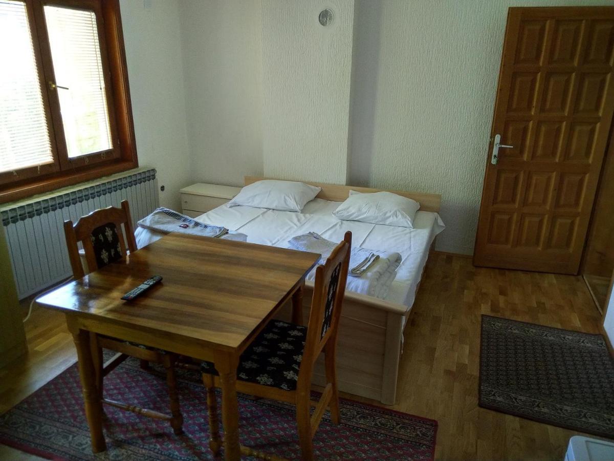 Apartments And Rooms Vicko Brzeće Εξωτερικό φωτογραφία
