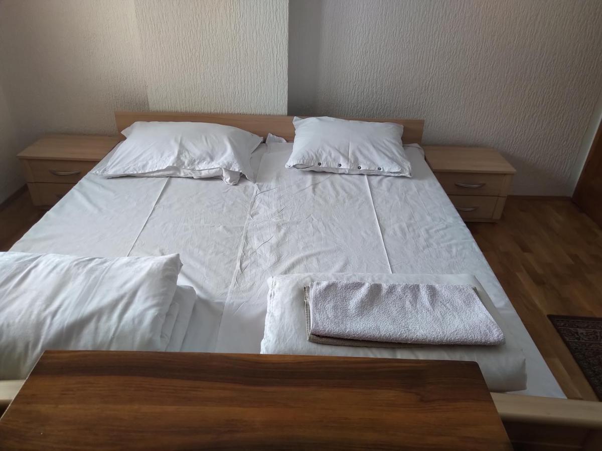 Apartments And Rooms Vicko Brzeće Εξωτερικό φωτογραφία