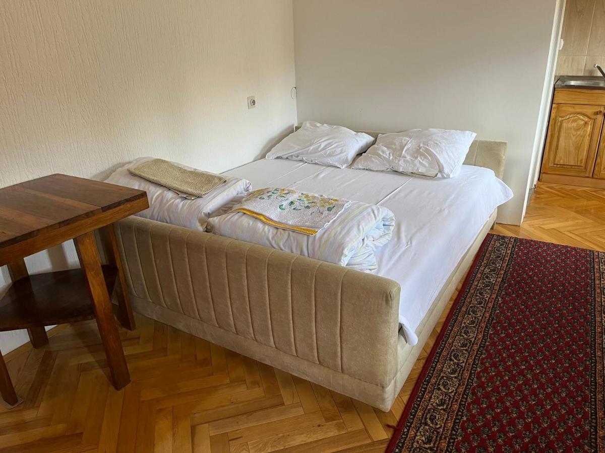 Apartments And Rooms Vicko Brzeće Εξωτερικό φωτογραφία
