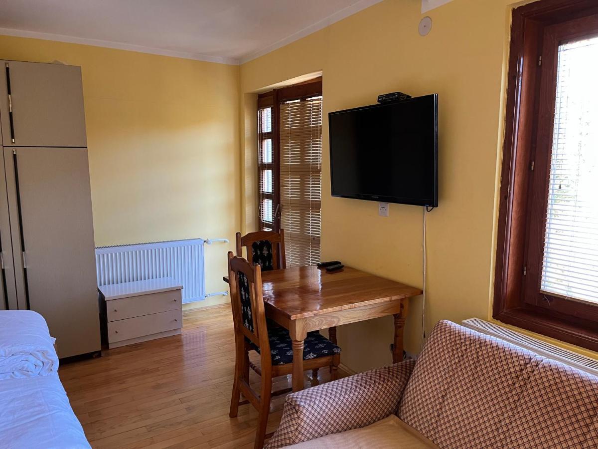 Apartments And Rooms Vicko Brzeće Εξωτερικό φωτογραφία