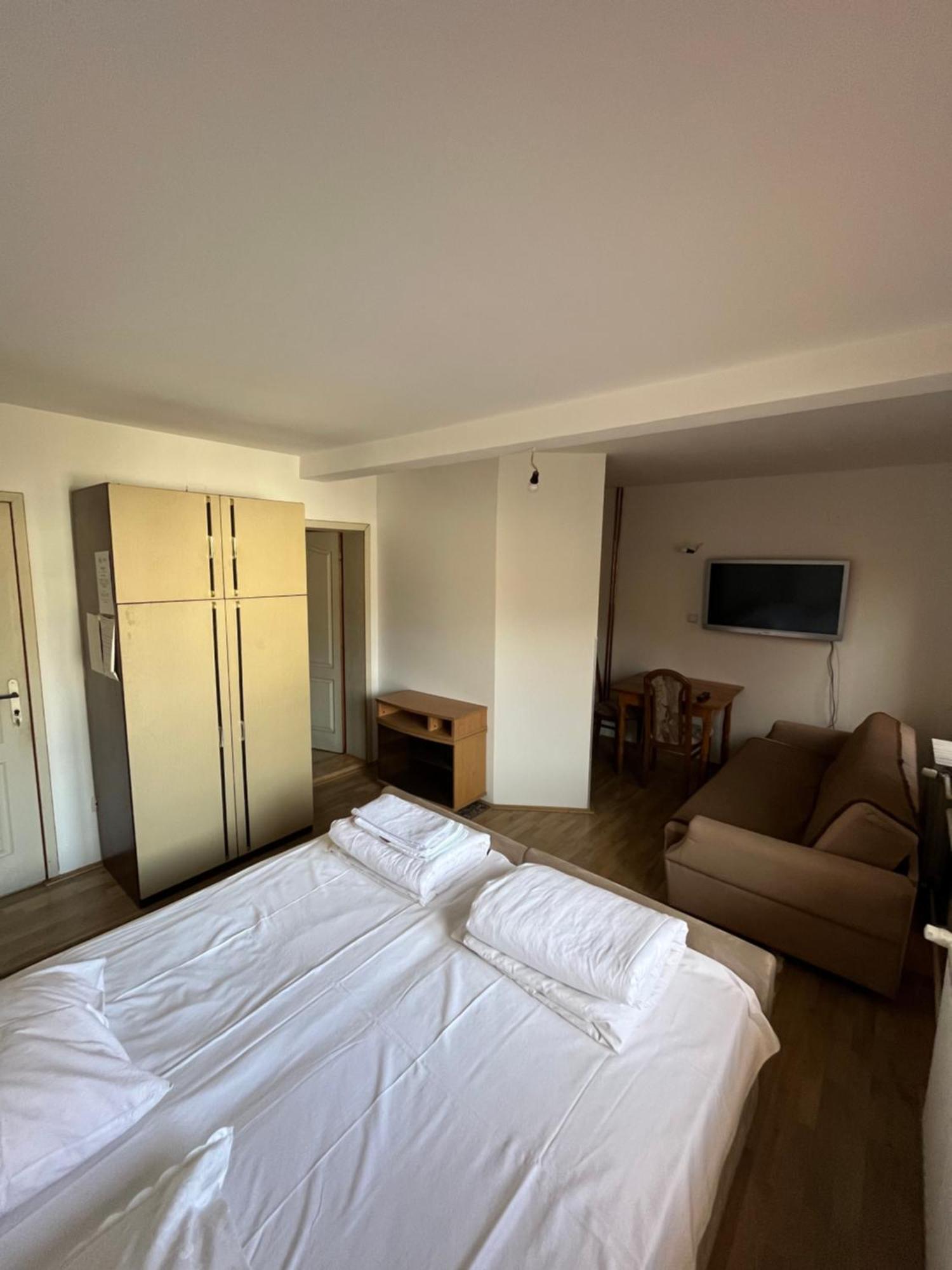 Apartments And Rooms Vicko Brzeće Εξωτερικό φωτογραφία