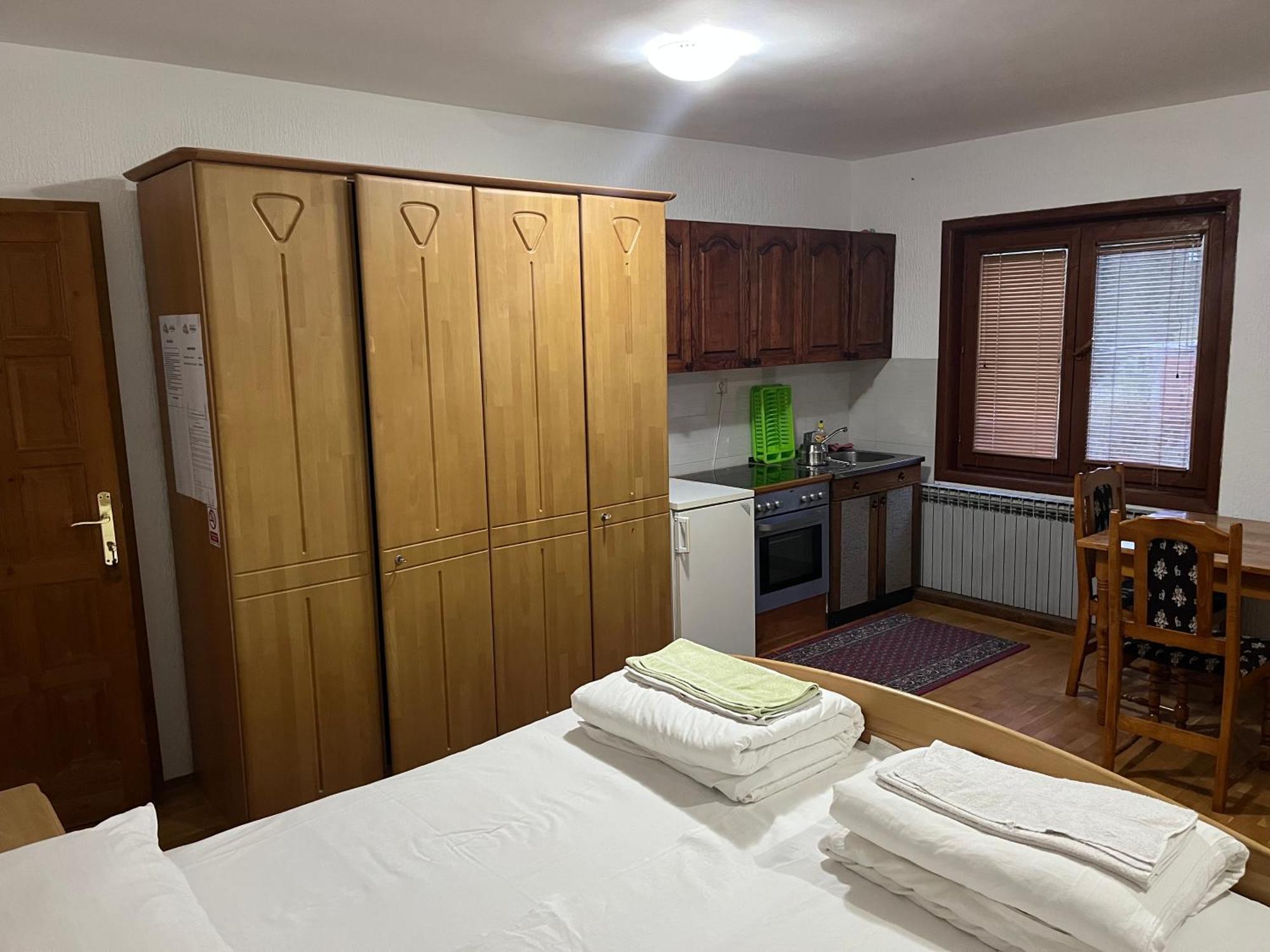 Apartments And Rooms Vicko Brzeće Εξωτερικό φωτογραφία