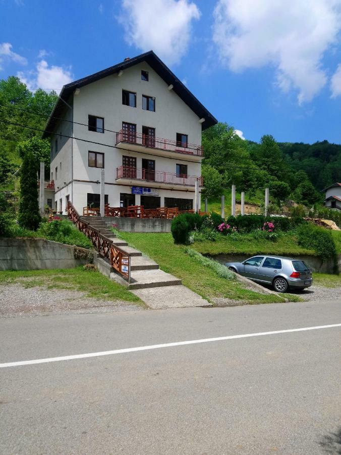 Apartments And Rooms Vicko Brzeće Εξωτερικό φωτογραφία